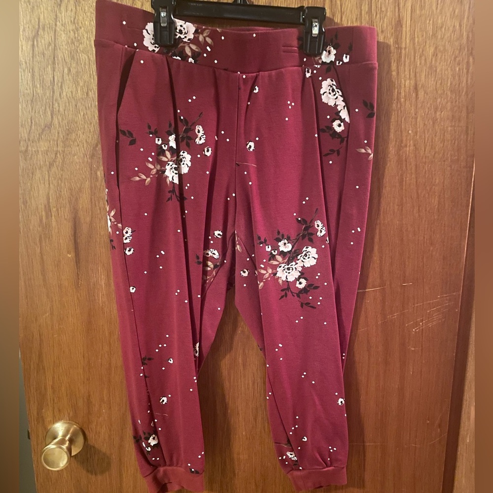 MAROON FLORAL TROUSERS